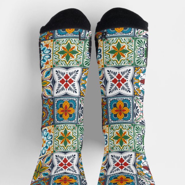 Hintergrundspuren/Talavera-inspirierte Fliesen Socken (Oben)