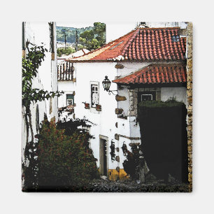 Hinunter die Straße in Obidos Portugal Magnet
