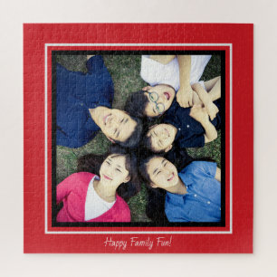 Hinzufügen des roten, schwarzen Fotos der bevorzug Puzzle