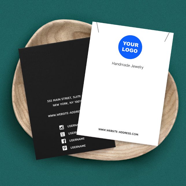 Hinzufügen einer Schwarz-weißen Tastatur zum Hinzu (Von Creator hochgeladen)