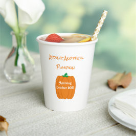 Hinzufügen eines weiteren Kürbiss Pappbecher