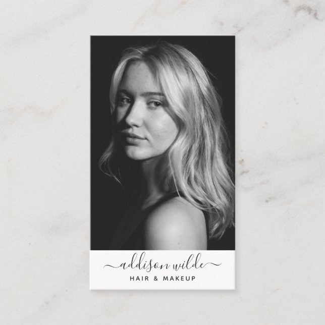 Hinzufügen Ihres Logos Modernes, minimales vertika Visitenkarte (Vorderseite)