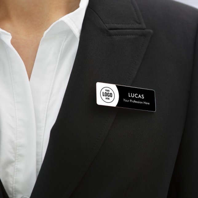 Hinzufügen von Logos Modern Simple Elegant Black M Namenschild (Von Creator hochgeladen)