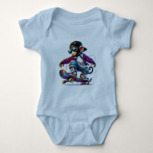 Hip-Hop Monkey on Wheels: Bold Streetwear for Tren Baby Strampler (Vorderseite)