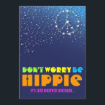 Hippie Happy 70. Geburtstagsfrieden - Party Einlad Einladung<br><div class="desc">Wissen Sie, wie ein Hippie-Kind sich über ihren bevorstehenden 70. Geburtstag lustig macht und sie über den Hügel zieht? Laden Sie Ihre Freunde zu einem Hippie-60er-Party ein, das sich mit dieser dunkelblauen Nachthimmel-Einladung, die mit Sternen besticht, die in ein Friedenszeichen eintauchen, ausruht, und fühlen Sie sich viel kühler. Farbenfroh und...</div>