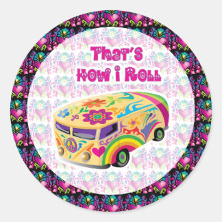 Hippie van how i roll mit Groovy Herzen Runder Aufkleber