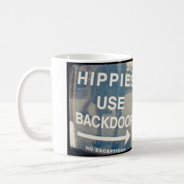 Hippies benutzt heimliche Tasse (Links)
