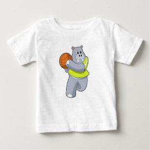 Hippo als Basketballspieler mit Basketball.PNG Baby T-shirt