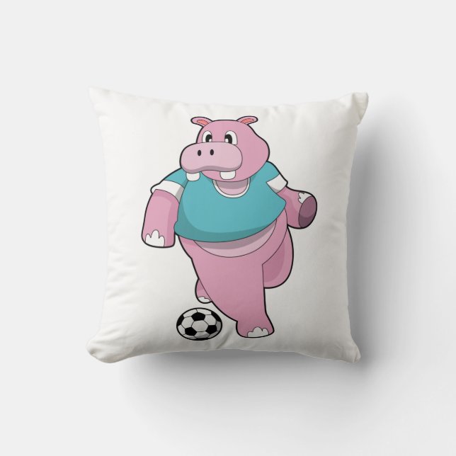 Hippo als Fußballspieler mit Fußball.PNG Kissen (Vorderseite)