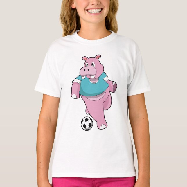 Hippo als Fußballspieler mit Fußball.PNG T-Shirt (Vorderseite)