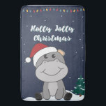 Hippo Frohe Weihnachts Winter Tiere Hippos Bad m Badematte<br><div class="desc">Der Hippo zur Weichheit mit feinem Licht. Hübsche Tiere mit Geschenken und Schnee zu den Ferien. Auch lustig für Weihnachten im Juli. Hippos sind süße Tiere und perfekt zu Weihnachten.</div>