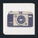 Hipster Camera Vintag Pop Art Cool Holzkisten Schild<br><div class="desc">Eine Vintage Kitschkamera im Retro-Stil,  die sich in der Zazzle-Werkstatt selbst einfärben lässt.</div>