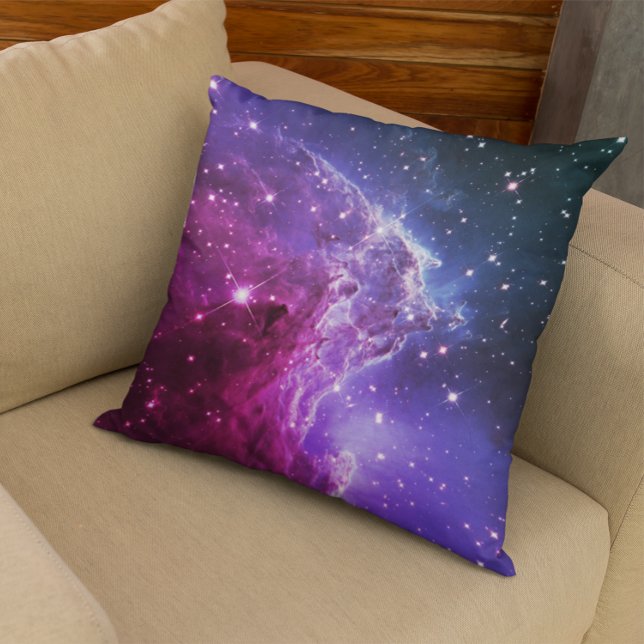 Hipster Lila Ombre Affenkopfnebel Kissen (Celestial Purple and Navy Nebula Photo)