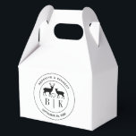 Hirsch Monogram Rustic Country Wedelname Geschenkschachtel<br><div class="desc">Ein elegantes Reh rustikale Hochzeit Monogramm Ehepaar Namenstext-Design für Sie,  um mit den Namen,  Initialen und Hochzeitsdatum des glücklichen Paares anpassen. Mit dem Design-Tool können Sie die Größe und den Abstand der Schriftart ändern.</div>