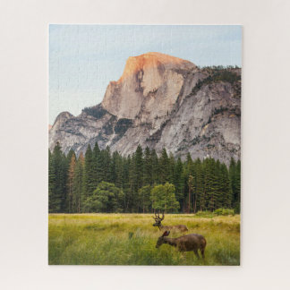 Hirsche auf einem Feld Berglandschaft Puzzle