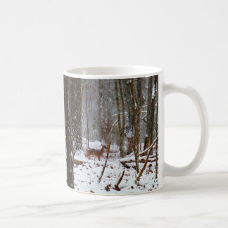 Hirsche im Schnee fallen Tasse