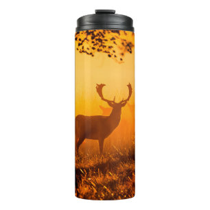 Hirsche in einem dänischen Waldhirsche,herbst,schö Thermosbecher