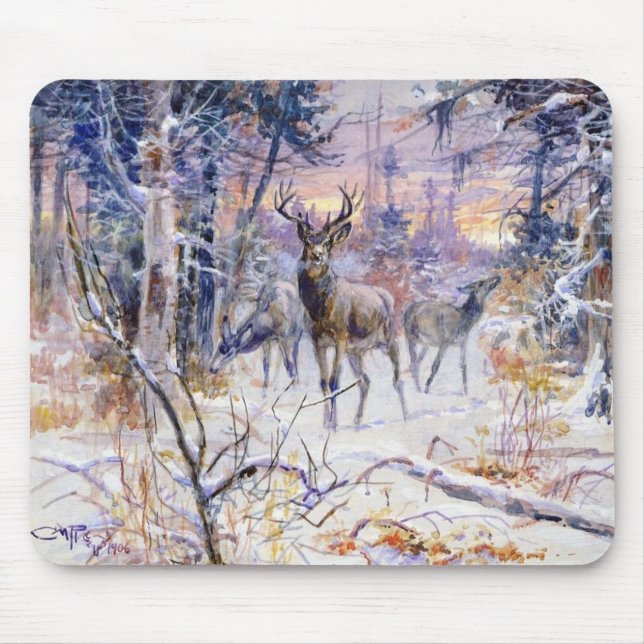 Hirsche in einem Schneewald (Wintersaison) Mousepad (Vorne)