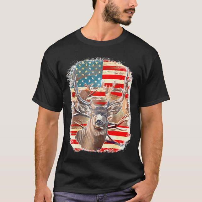 Hirsche mit amerikanischer Flagge Western 4. Juli  T-Shirt (Vorderseite)