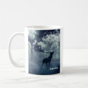 Hirsche mit Antlern in einem Schattenwald Kaffeetasse