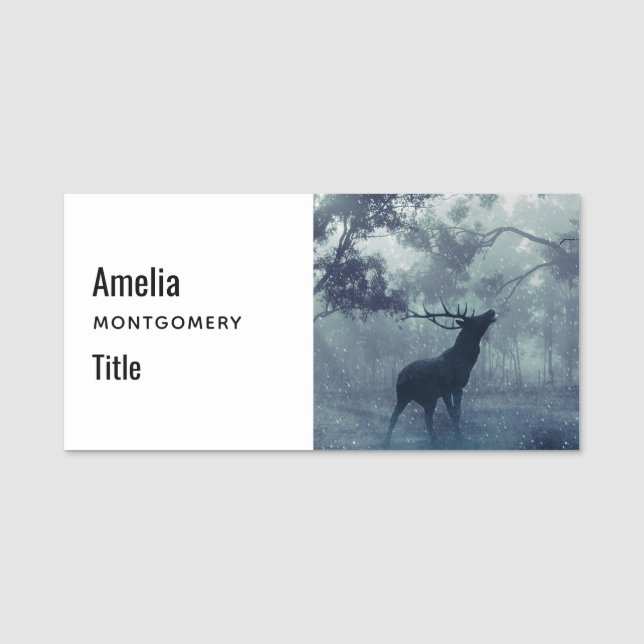 Hirsche mit Antlern in einem Schattenwald Namensschild (Vorderseite)