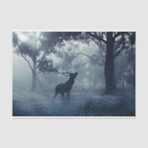 Hirsche mit Antlern in einem Schattenwald Seidenpapier
