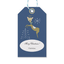 Hirsche mit Weihnachtsbäumen und Schneeflocken