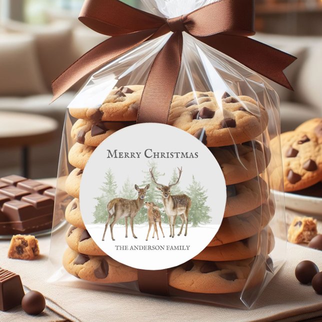 Hirschfamilien Winterschnee Frohe Weihnachten Runder Aufkleber (Deer in winter snow Christmas gift bag/envelope seal sticker)