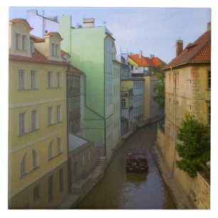 Historische Gebäude mit Kanal, Prag, Tschechien Fliese