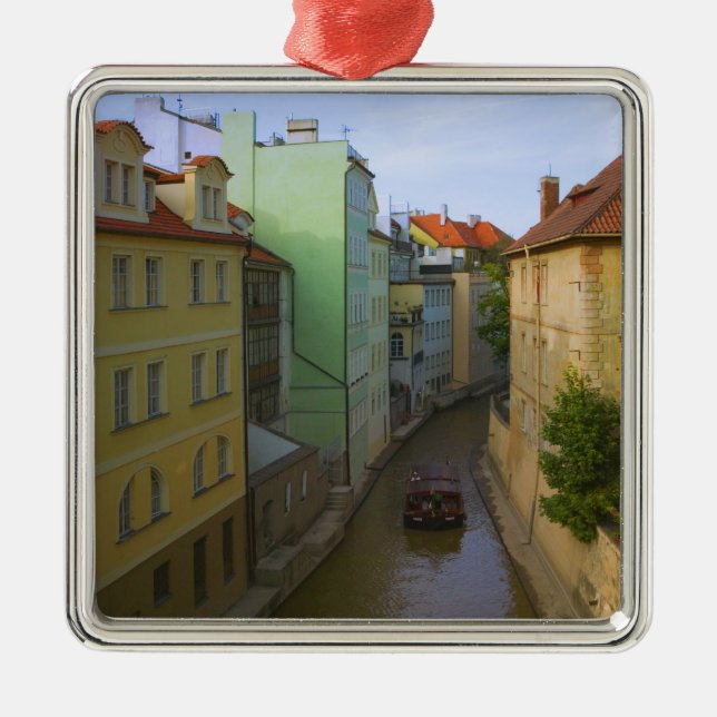 Historische Gebäude mit Kanal, Prag, Tschechische  Silbernes Ornament (Vorne)