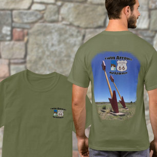 Historische Route 66 ~ Zwillingspfeile, Arizona T-Shirt