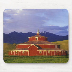 Historische Rundscheune bei Twin Bridges Montana Mousepad