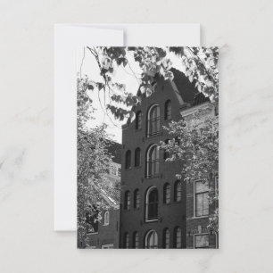 Historisches Gebäude in Schwarz/Weiß in Amsterdam