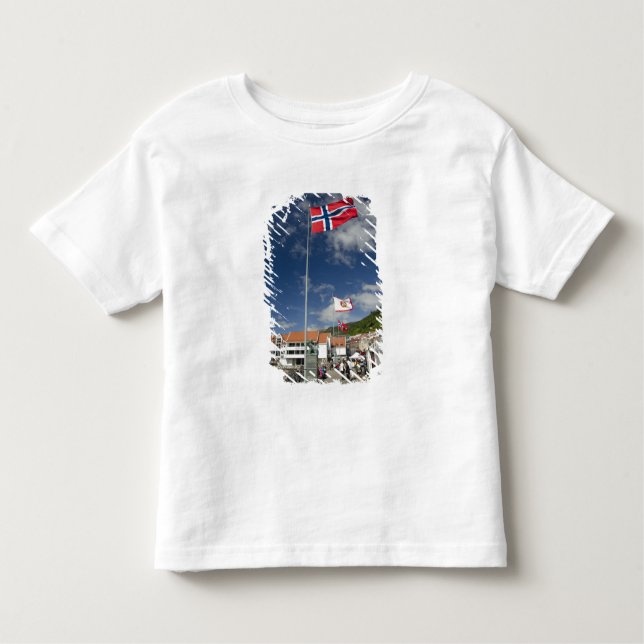 Historisches Hafengebiet Bergen mit Flaggen Kleinkind T-shirt (Vorderseite)