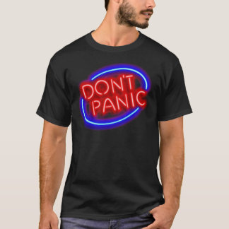 Hitchhiker&x27;s Guide - "Don&x27;t Panik&quo T-Shirt