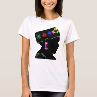 Hmong Dame mit Sternohrring T-Shirt
