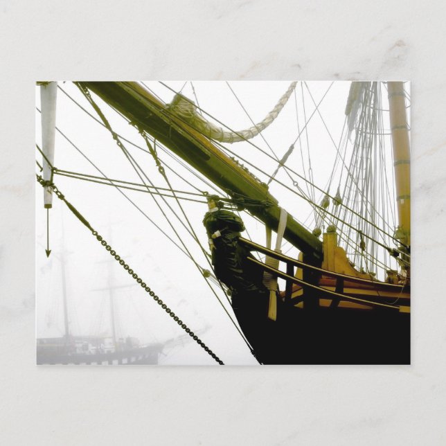 HMS Bounty Emerging from the Mist Postcard Postkarte (Vorderseite)