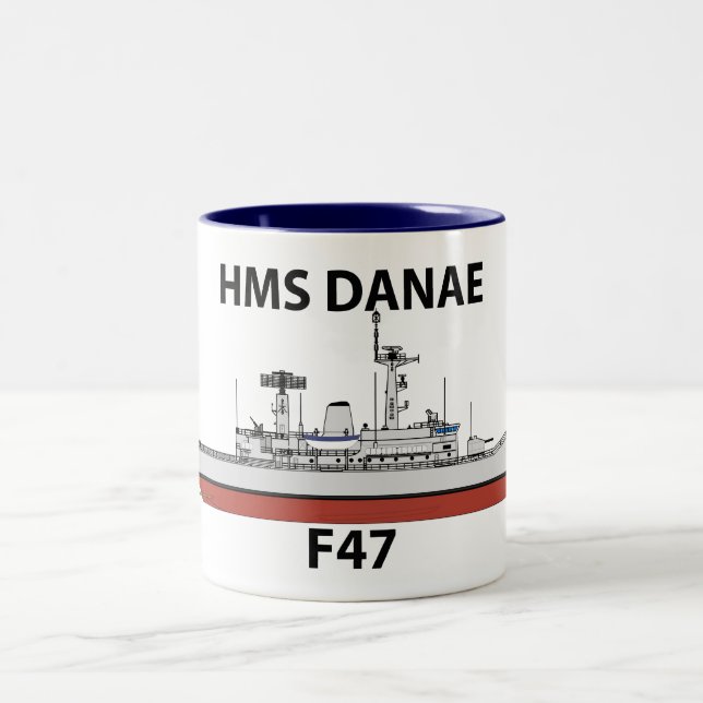 HMS Danae, orig config Zweifarbige Tasse (Mittel)