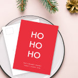 Ho Ho Ho | Red Christmas Modern Minimalistisch Sim Feiertagspostkarte<br><div class="desc">Einfache,  stilvolle "Ho Ho Ho Ho"-Urlaubspostkarte in hellrot mit einer modernen,  minimalistischen Typografie in weiß,  die sich leicht mit Ihrem eigenen Gruß,  Familiennamen & Jahr für eine angesagte Festsaison personalisiert!</div>