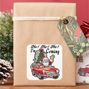 Ho Ho Santa fährt rotes Oldtimer-Auto Quadratischer Aufkleber