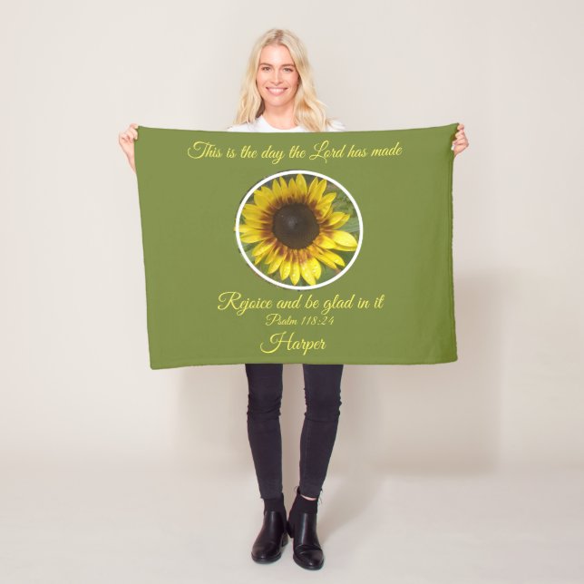 Hochbau Psalm 118:24 Sonnenblume Personalisiert Fleecedecke (Beispiel)