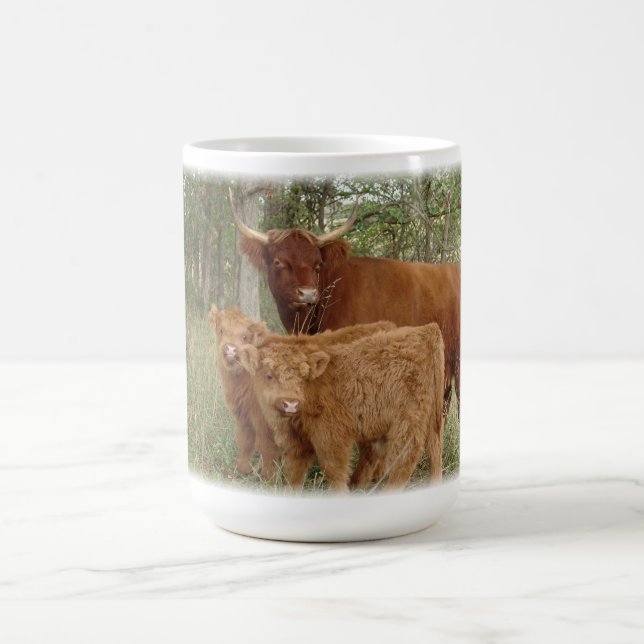 Hochland-Kuh mit Kälbern Tasse (Mittel)
