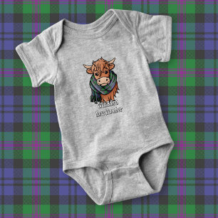 Hochlandkuh mit Baird Tartan Scarf Baby Strampler
