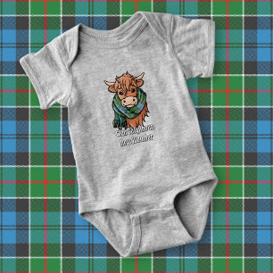 Hochlandkuh mit Colquhoun Tartan Scarf Baby Strampler