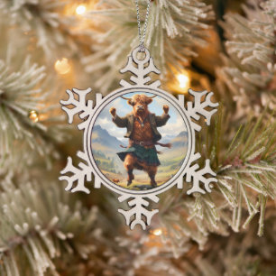 Hochlandkuh tanzt das Hochland Fling, Schneeflocken Zinn-Ornament