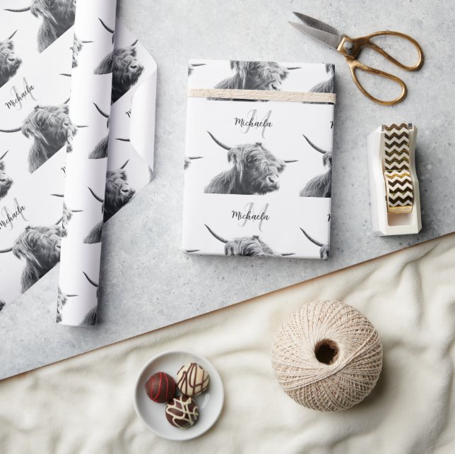 Hochlandkuhportrait Initialmonogramm Schwarz-weiß Geschenkpapier (Kunsthandwerk)