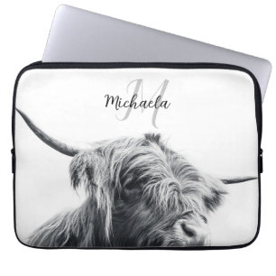 Hochlandkuhportrait Initialmonogramm Schwarz-weiß Laptopschutzhülle