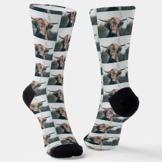 Hochlandrind-Rinderporträt im rustikalen Muster Socken