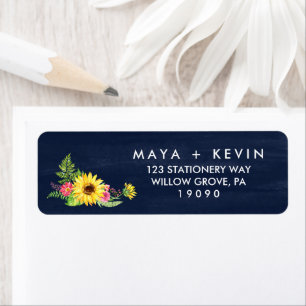Hochzeit der Navy mit Sonnenblumen