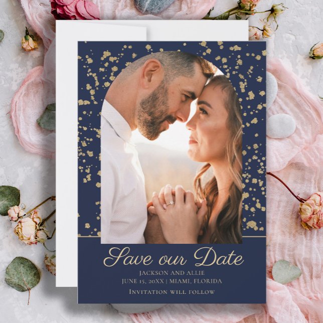 Hochzeit des Navy Blue Gold Glitzer Arch Dome Foto Save The Date (Elegant navy blue and gold wedding Save-the-Date arch photo announcement card.)
